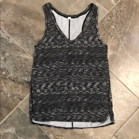 Lululemon tank size 6! - Picture 1 of 3